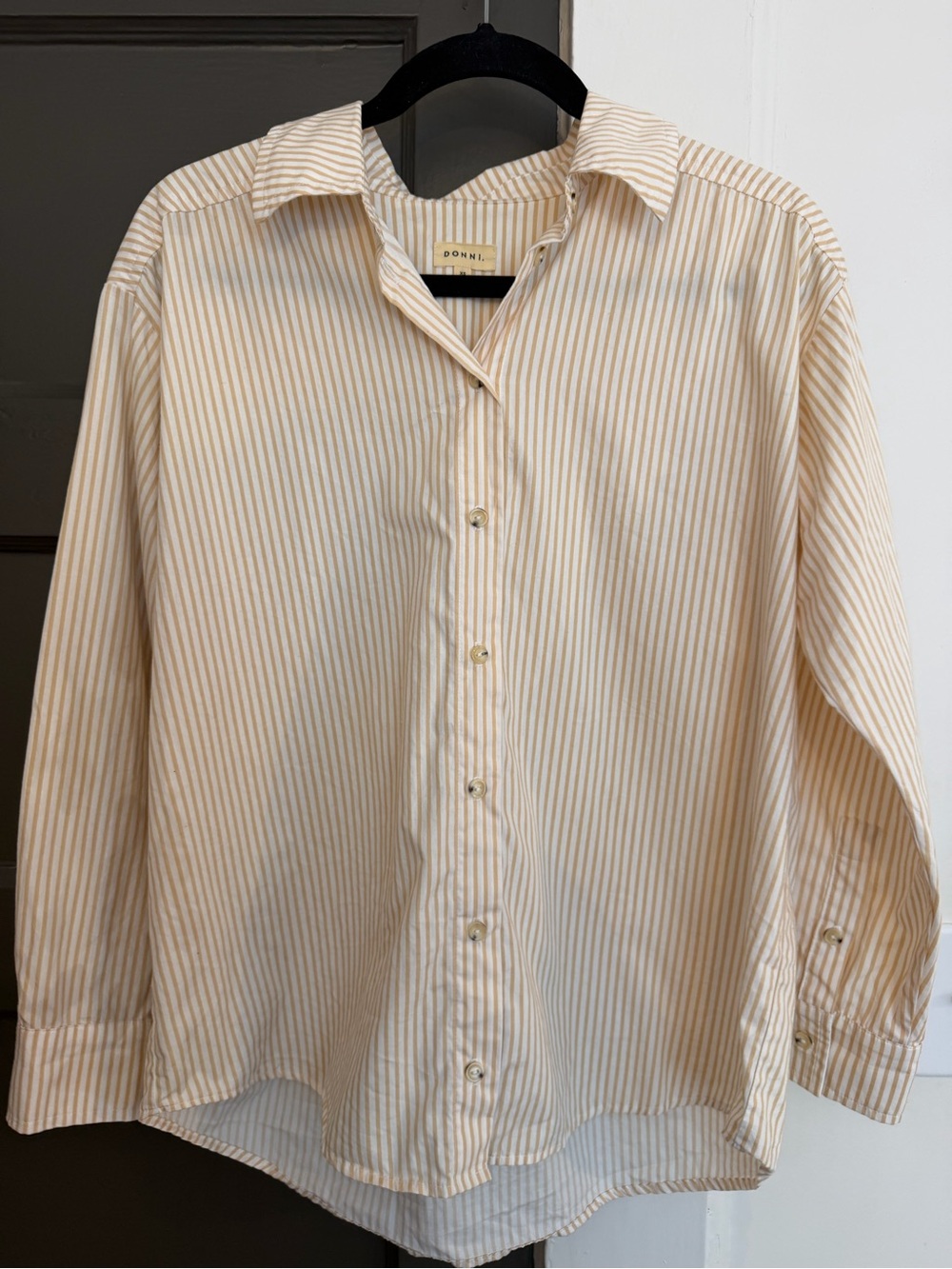 DONNI. Pop button down